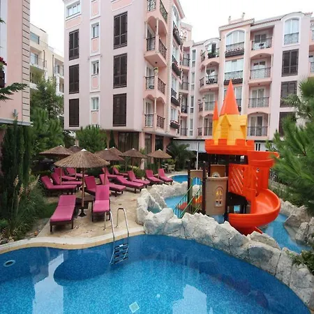 Menada Romance Marine Apartment *