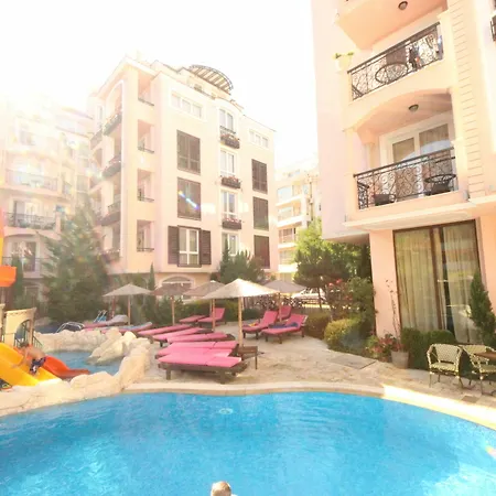 Menada Romance Marine Apartment *