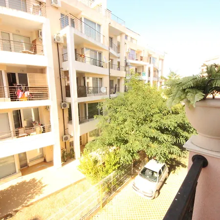 Menada Romance Marine Apartment *